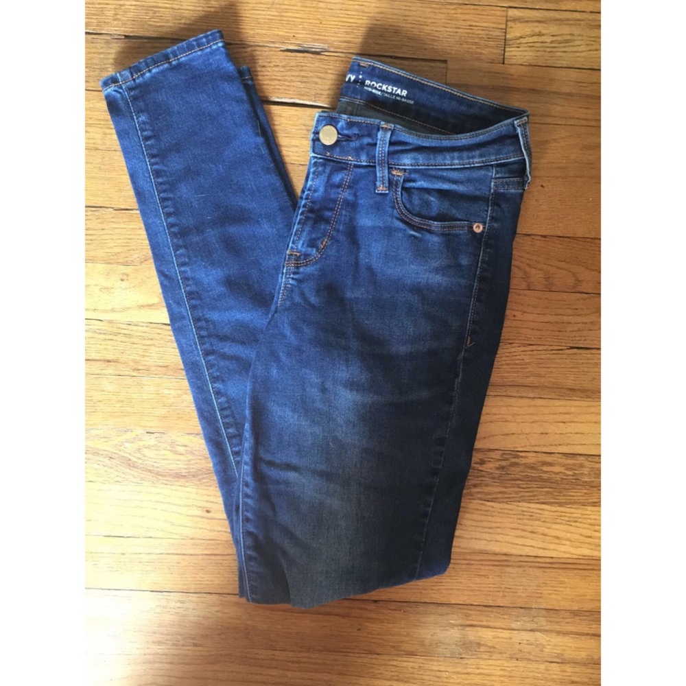 Women’s old Navy Size 2 JEANS